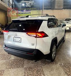 تۆیۆتا ڕاڤ 4